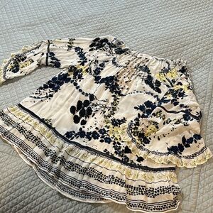 Loose fitting spring/summer top